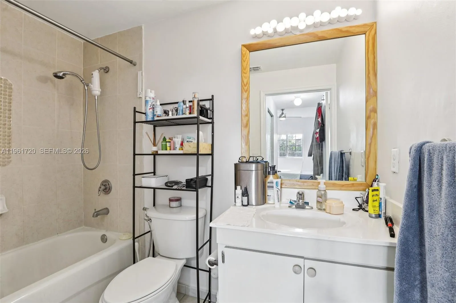 7200 Nw 114th Ave 106, Doral, Florida 33178, Doral, Florida 33178, 2 Bedrooms Bedrooms, ,2 BathroomsBathrooms,Residential,For Sale,7200 Nw 114th Ave 106, Doral, Florida 33178,A11961720