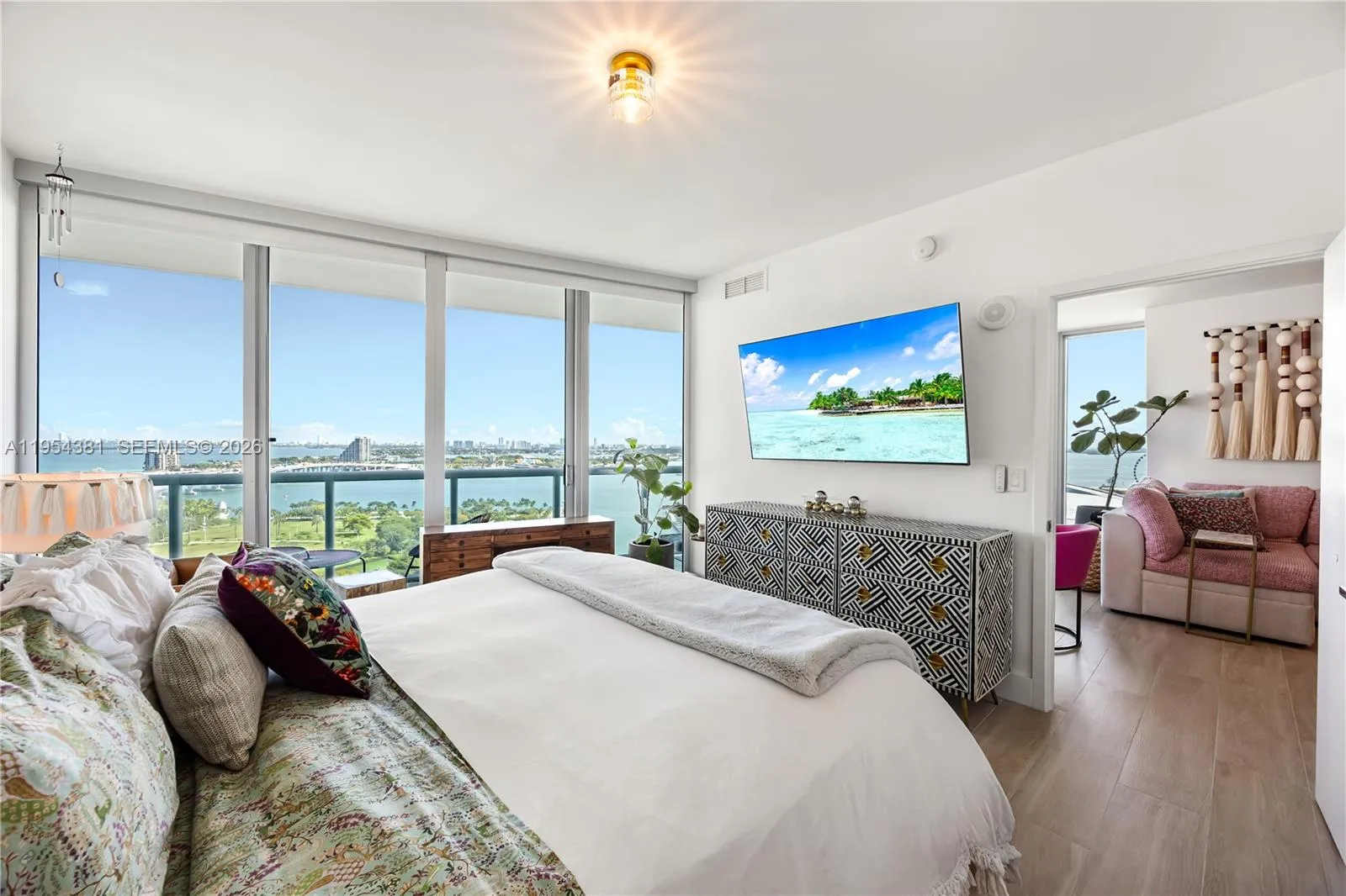 888 Biscayne Blvd 2009, Miami, Florida 33132, Miami, Florida 33132, 2 Bedrooms Bedrooms, ,2 BathroomsBathrooms,Residential,For Sale,888 Biscayne Blvd 2009, Miami, Florida 33132,A11954381