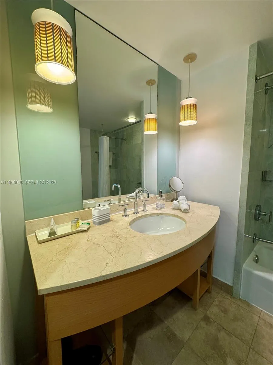 18683 Collins Ave 2006, Sunny Isles Beach, Florida, Sunny Isles Beach, Florida 33160, 1 Bedroom Bedrooms, ,1 BathroomBathrooms,Residential,For Sale,18683 Collins Ave 2006, Sunny Isles Beach, Florida,A11960098