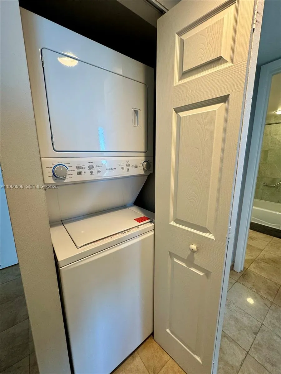 18683 Collins Ave 2006, Sunny Isles Beach, Florida, Sunny Isles Beach, Florida 33160, 1 Bedroom Bedrooms, ,1 BathroomBathrooms,Residential,For Sale,18683 Collins Ave 2006, Sunny Isles Beach, Florida,A11960098