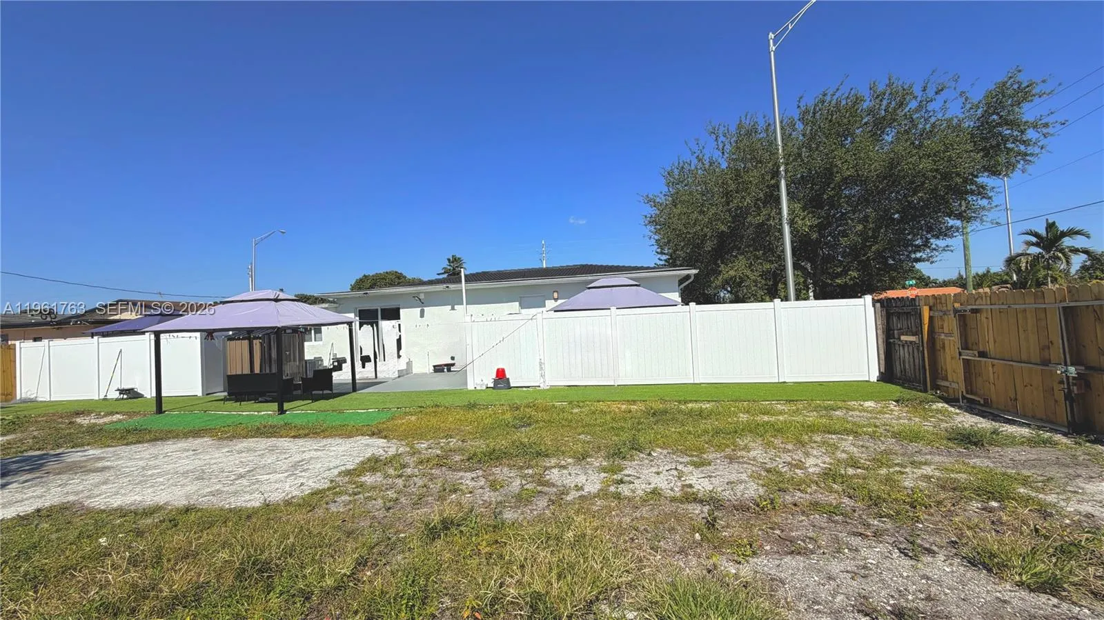 598 E 41st St, Hialeah, Florida 33013, Hialeah, Florida 33013, 4 Bedrooms Bedrooms, ,3 BathroomsBathrooms,Residential,For Sale,598 E 41st St, Hialeah, Florida 33013,A11961763