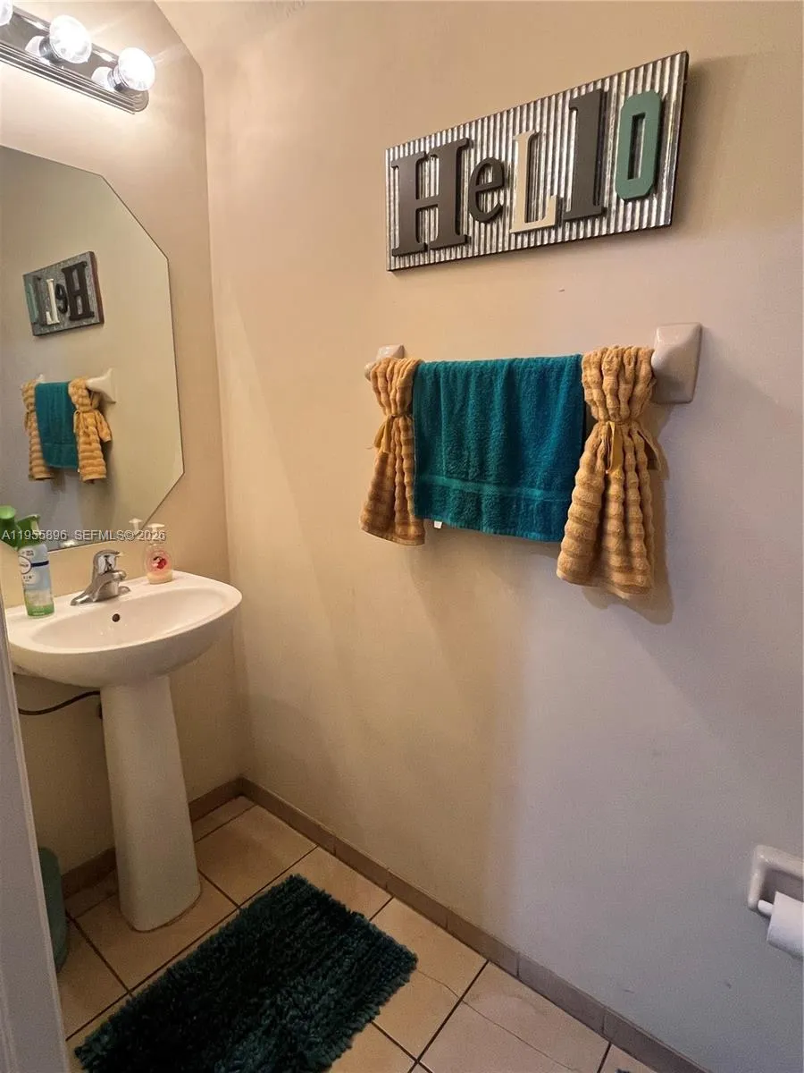 3195 Nw 31st Ter, Oakland Park, Florida 33309, Oakland Park, Florida 33309, 3 Bedrooms Bedrooms, ,2 BathroomsBathrooms,Residential,For Sale,3195 Nw 31st Ter, Oakland Park, Florida 33309,A11955896
