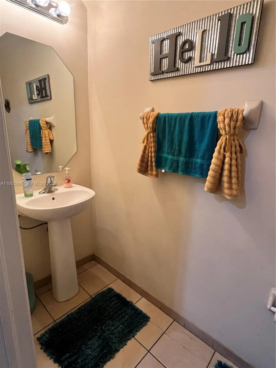 3195 Nw 31st Ter, Oakland Park, Florida 33309, Oakland Park, Florida 33309, 3 Bedrooms Bedrooms, ,2 BathroomsBathrooms,Residential,For Sale,3195 Nw 31st Ter, Oakland Park, Florida 33309,A11955896