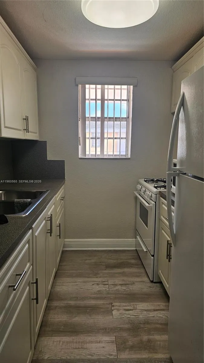 3800 Sw 102nd Ave 221, Miami, Florida 33165, Miami, Florida 33165, 1 Bedroom Bedrooms, ,1 BathroomBathrooms,Residential,For Sale,3800 Sw 102nd Ave 221, Miami, Florida 33165,A11960565