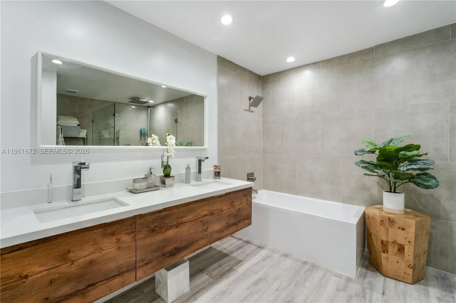 2701 Ne 52nd St, Lighthouse Point, Florida 33064, Lighthouse Point, Florida 33064, 3 Bedrooms Bedrooms, ,3 BathroomsBathrooms,Residential,For Sale,2701 Ne 52nd St, Lighthouse Point, Florida 33064,A11961672