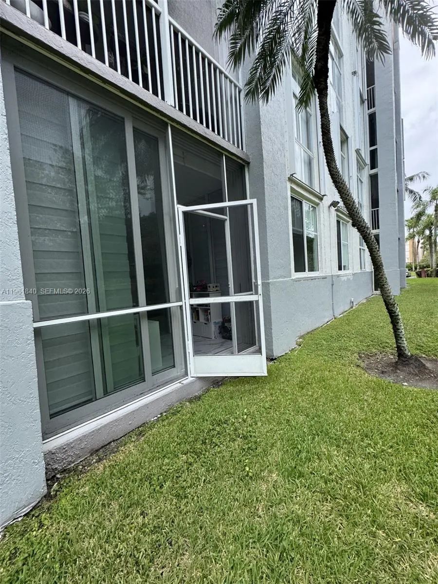 9725 Nw 52nd St 114, Doral, Florida 33178, Doral, Florida 33178, 3 Bedrooms Bedrooms, ,2 BathroomsBathrooms,Residential Lease,For Rent,9725 Nw 52nd St 114, Doral, Florida 33178,A11961840