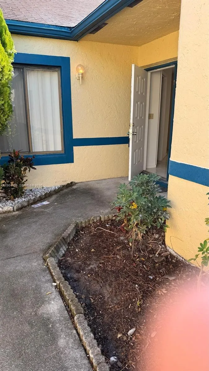 7450 Nw 34th St, Lauderhill, Florida 33319, Lauderhill, Florida 33319, 2 Bedrooms Bedrooms, ,2 BathroomsBathrooms,Residential Lease,For Rent,7450 Nw 34th St, Lauderhill, Florida 33319,A11961798