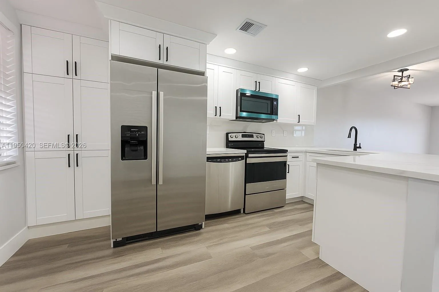 3110 N Pine Island Rd 408, Sunrise, Florida 33351, Sunrise, Florida 33351, 2 Bedrooms Bedrooms, ,2 BathroomsBathrooms,Residential Lease,For Rent,3110 N Pine Island Rd 408, Sunrise, Florida 33351,A11950420