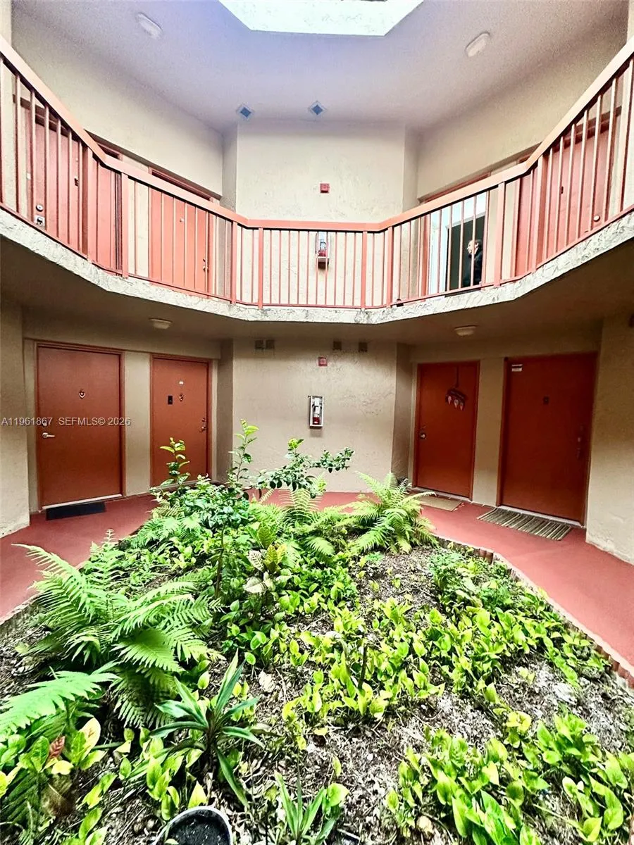 10237 Nw 9th St Cir 210-4, Miami, Florida 33172, Miami, Florida 33172, 2 Bedrooms Bedrooms, ,2 BathroomsBathrooms,Residential Lease,For Rent,10237 Nw 9th St Cir 210-4, Miami, Florida 33172,A11961867