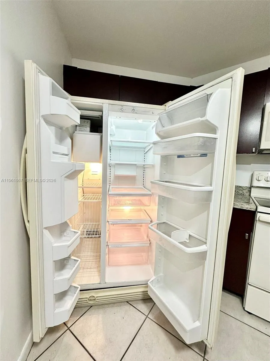 10237 Nw 9th St Cir 210-4, Miami, Florida 33172, Miami, Florida 33172, 2 Bedrooms Bedrooms, ,2 BathroomsBathrooms,Residential Lease,For Rent,10237 Nw 9th St Cir 210-4, Miami, Florida 33172,A11961867