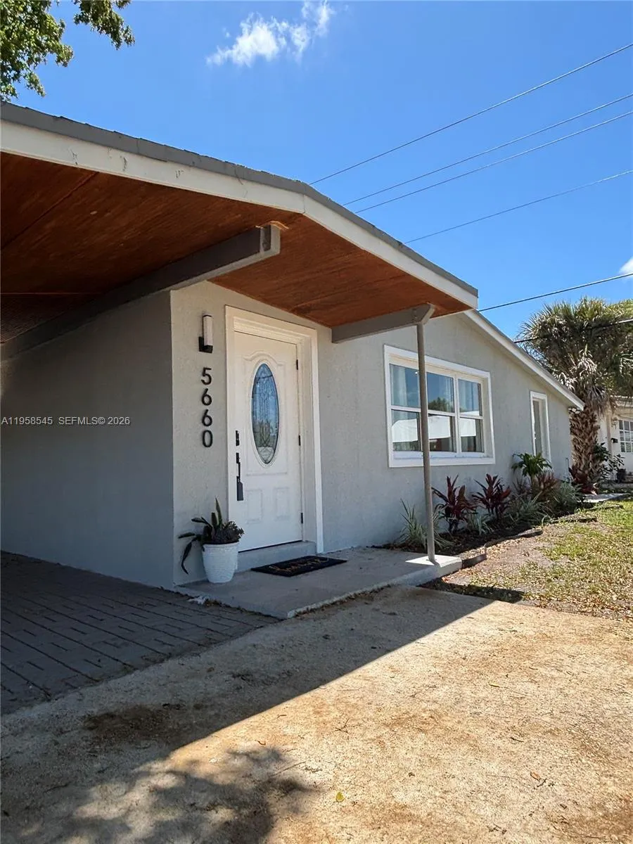 5655 Ne 6th Ave, Oakland Park, Florida 33334, Oakland Park, Florida 33334, 3 Bedrooms Bedrooms, ,2 BathroomsBathrooms,Residential,For Sale,5655 Ne 6th Ave, Oakland Park, Florida 33334,A11958545