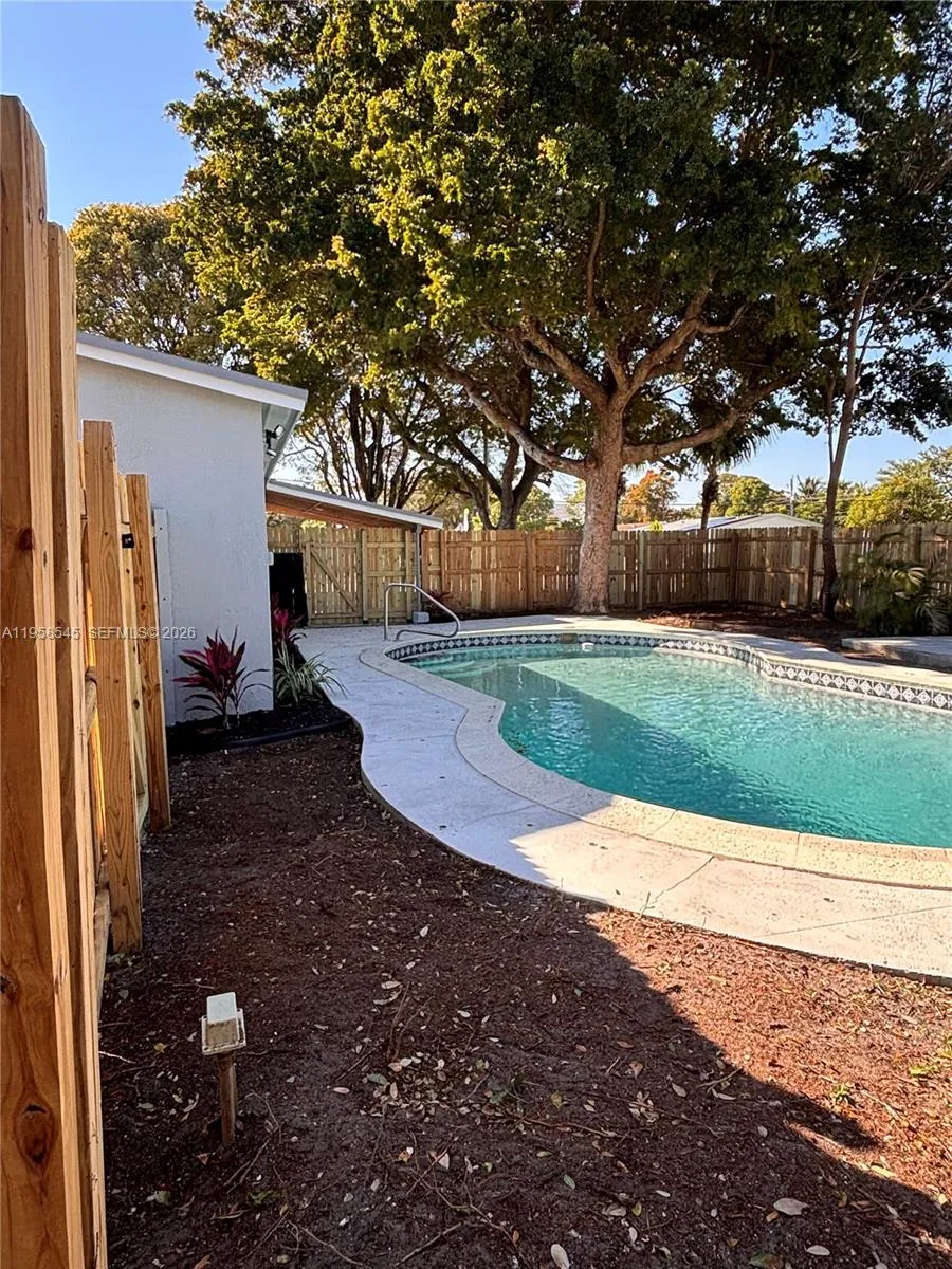5655 Ne 6th Ave, Oakland Park, Florida 33334, Oakland Park, Florida 33334, 3 Bedrooms Bedrooms, ,2 BathroomsBathrooms,Residential,For Sale,5655 Ne 6th Ave, Oakland Park, Florida 33334,A11958545