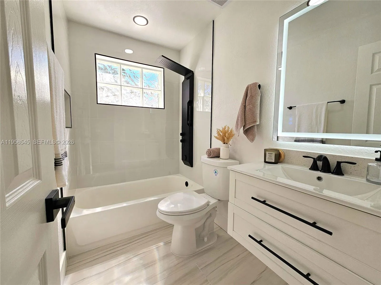 5655 Ne 6th Ave, Oakland Park, Florida 33334, Oakland Park, Florida 33334, 3 Bedrooms Bedrooms, ,2 BathroomsBathrooms,Residential,For Sale,5655 Ne 6th Ave, Oakland Park, Florida 33334,A11958545