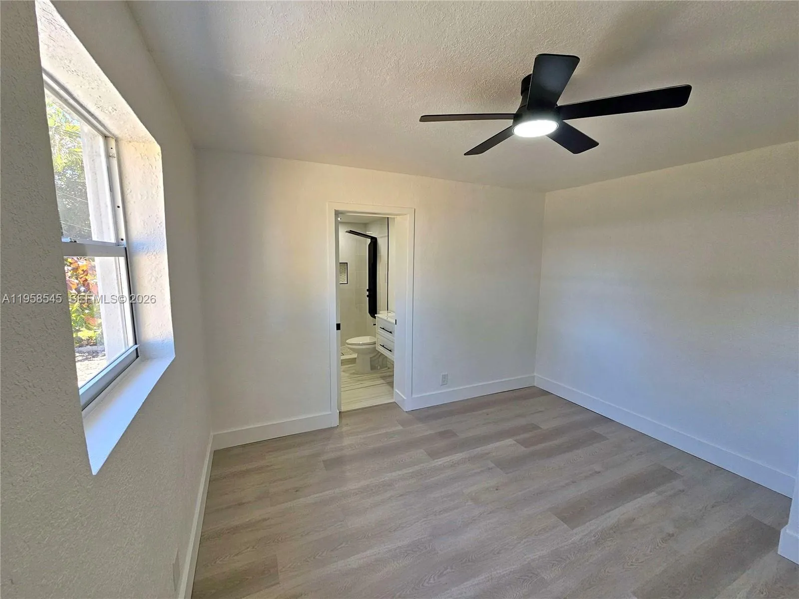 5655 Ne 6th Ave, Oakland Park, Florida 33334, Oakland Park, Florida 33334, 3 Bedrooms Bedrooms, ,2 BathroomsBathrooms,Residential,For Sale,5655 Ne 6th Ave, Oakland Park, Florida 33334,A11958545