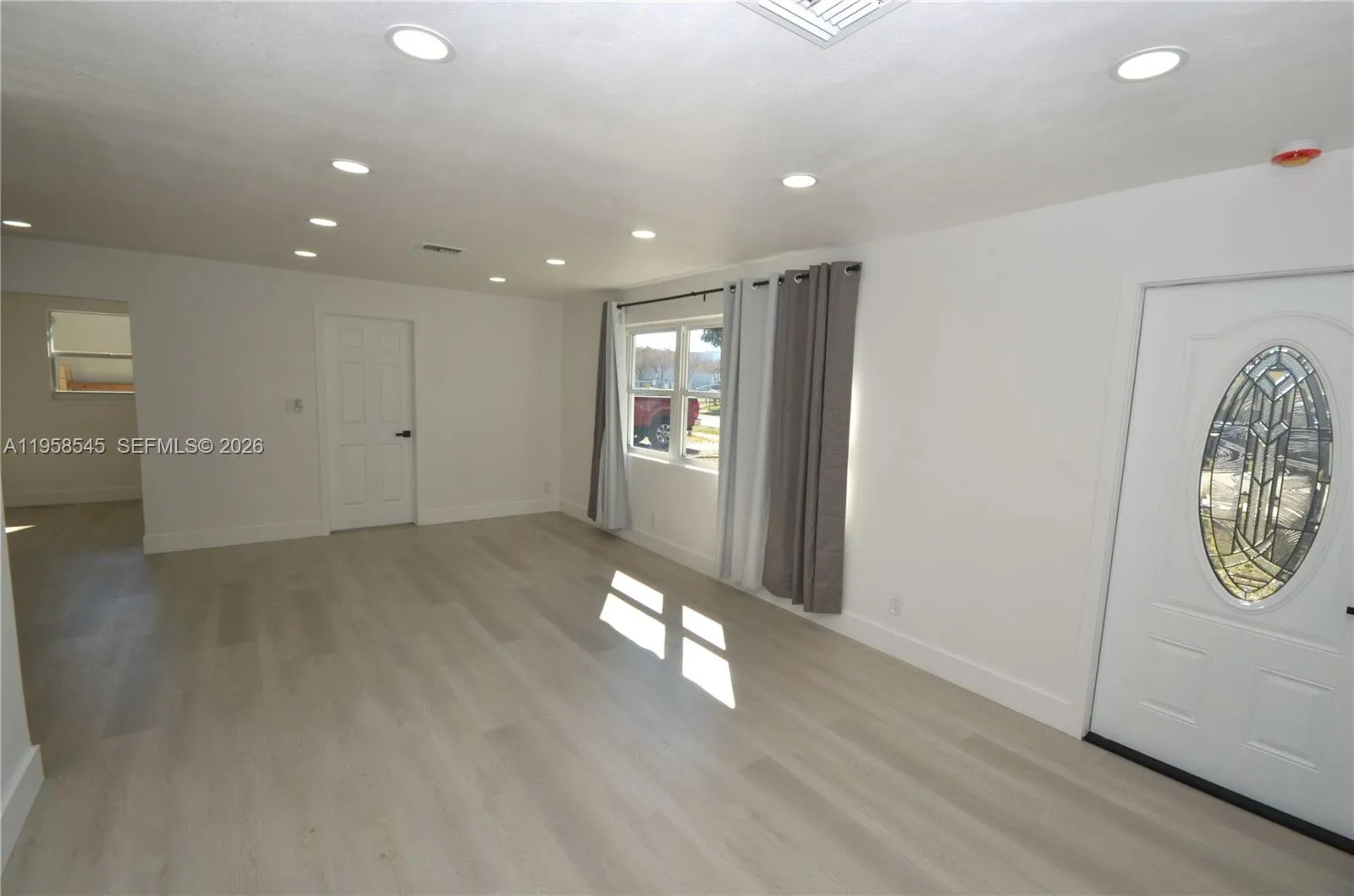 5655 Ne 6th Ave, Oakland Park, Florida 33334, Oakland Park, Florida 33334, 3 Bedrooms Bedrooms, ,2 BathroomsBathrooms,Residential,For Sale,5655 Ne 6th Ave, Oakland Park, Florida 33334,A11958545