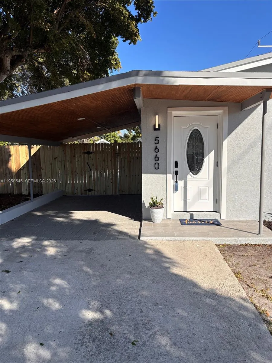 5655 Ne 6th Ave, Oakland Park, Florida 33334, Oakland Park, Florida 33334, 3 Bedrooms Bedrooms, ,2 BathroomsBathrooms,Residential,For Sale,5655 Ne 6th Ave, Oakland Park, Florida 33334,A11958545