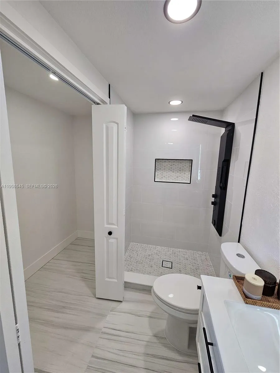 5655 Ne 6th Ave, Oakland Park, Florida 33334, Oakland Park, Florida 33334, 3 Bedrooms Bedrooms, ,2 BathroomsBathrooms,Residential,For Sale,5655 Ne 6th Ave, Oakland Park, Florida 33334,A11958545