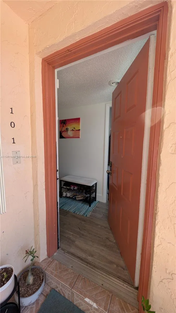 369 Lakeview Dr 101, Weston, Florida 33326, Weston, Florida 33326, 2 Bedrooms Bedrooms, ,2 BathroomsBathrooms,Residential Lease,For Rent,369 Lakeview Dr 101, Weston, Florida 33326,A11957649