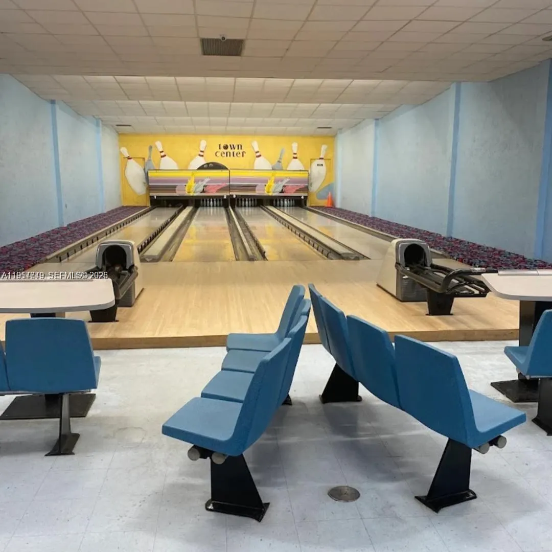 Clubhouse - Bowling