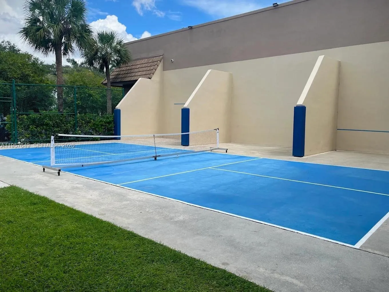 Clubhouse - Pickle Ball