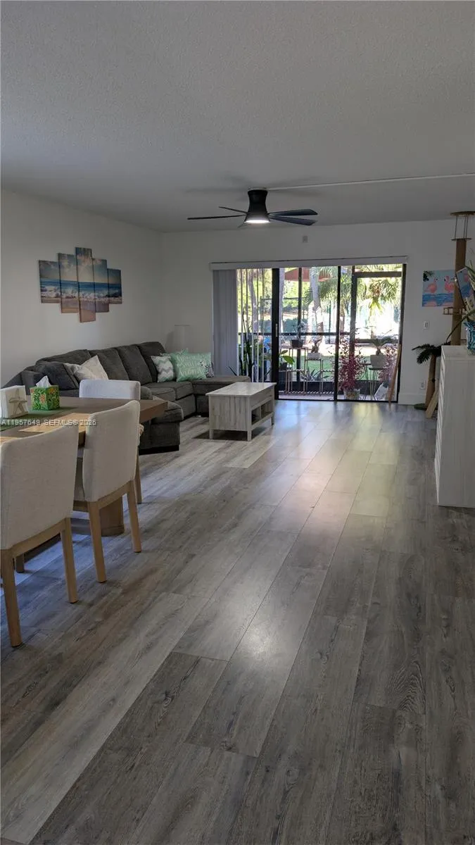 369 Lakeview Dr 101, Weston, Florida 33326, Weston, Florida 33326, 2 Bedrooms Bedrooms, ,2 BathroomsBathrooms,Residential Lease,For Rent,369 Lakeview Dr 101, Weston, Florida 33326,A11957649