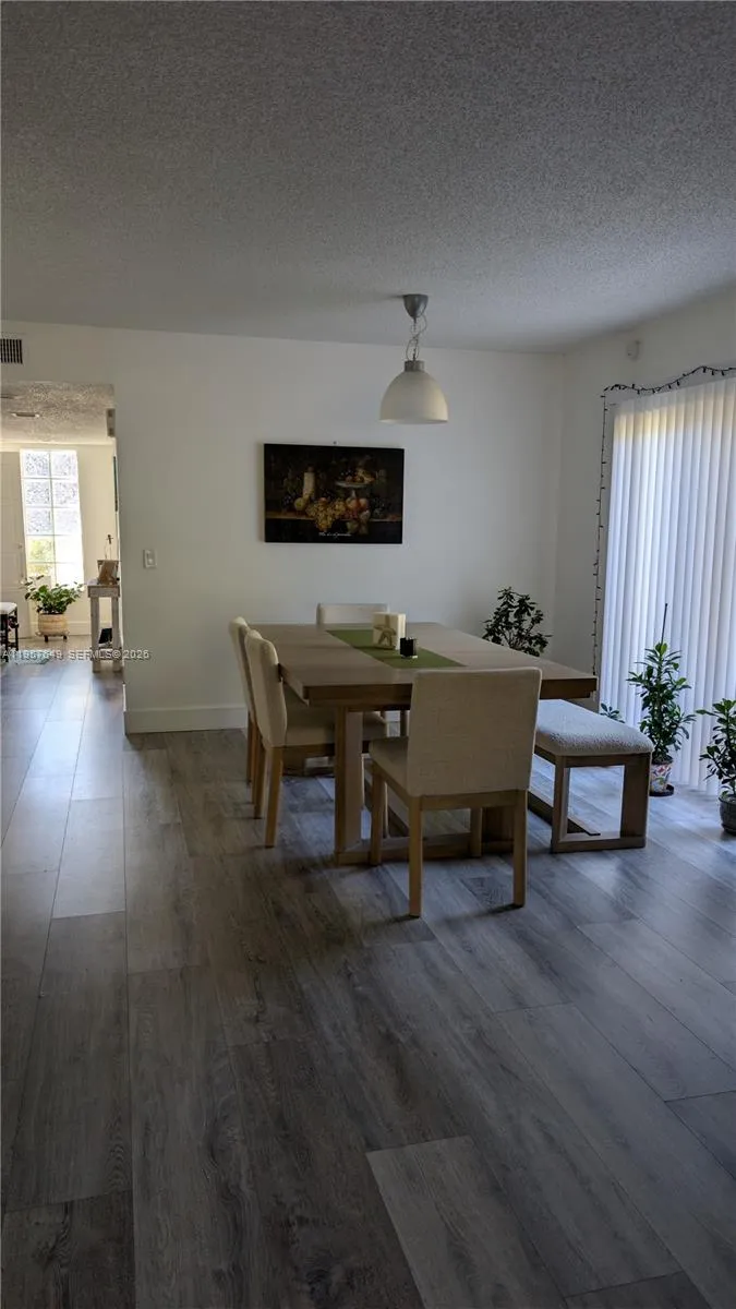 369 Lakeview Dr 101, Weston, Florida 33326, Weston, Florida 33326, 2 Bedrooms Bedrooms, ,2 BathroomsBathrooms,Residential Lease,For Rent,369 Lakeview Dr 101, Weston, Florida 33326,A11957649