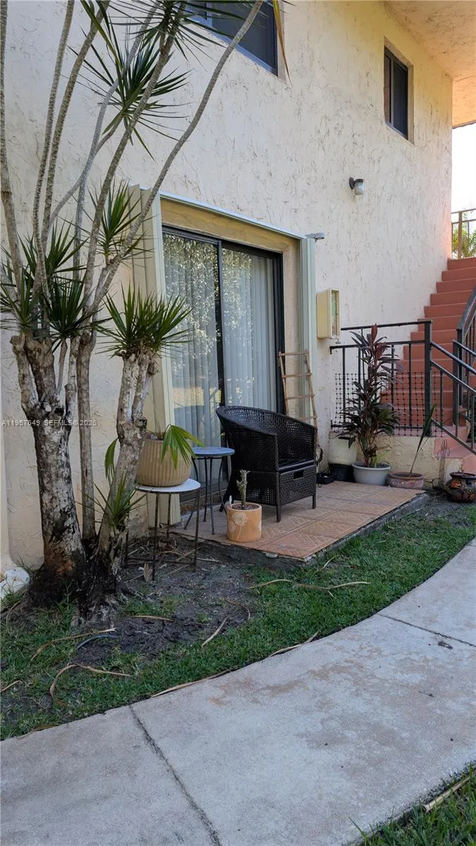 Side patio
