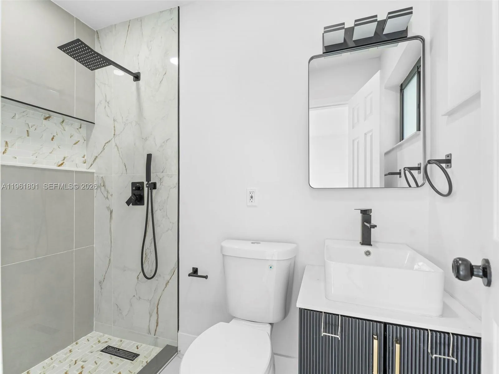 2500 Sw 23rd Ter, Miami, Florida 33145, Miami, Florida 33145, 3 Bedrooms Bedrooms, ,2 BathroomsBathrooms,Residential,For Sale,2500 Sw 23rd Ter, Miami, Florida 33145,A11961891