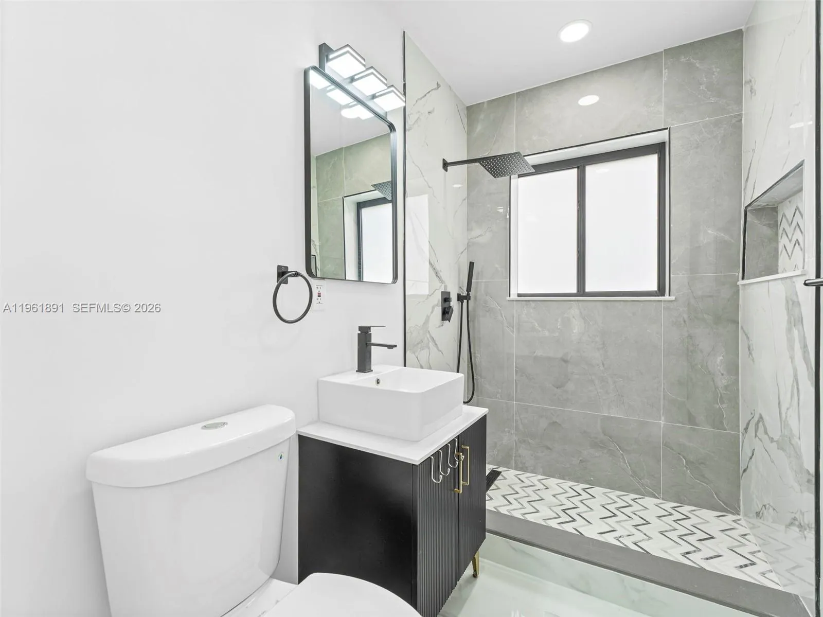 2500 Sw 23rd Ter, Miami, Florida 33145, Miami, Florida 33145, 3 Bedrooms Bedrooms, ,2 BathroomsBathrooms,Residential,For Sale,2500 Sw 23rd Ter, Miami, Florida 33145,A11961891