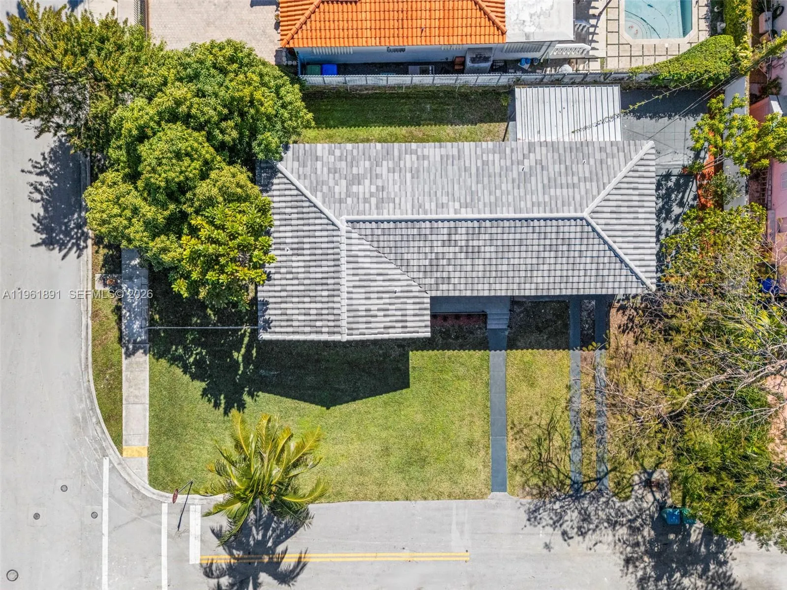 2500 Sw 23rd Ter, Miami, Florida 33145, Miami, Florida 33145, 3 Bedrooms Bedrooms, ,2 BathroomsBathrooms,Residential,For Sale,2500 Sw 23rd Ter, Miami, Florida 33145,A11961891