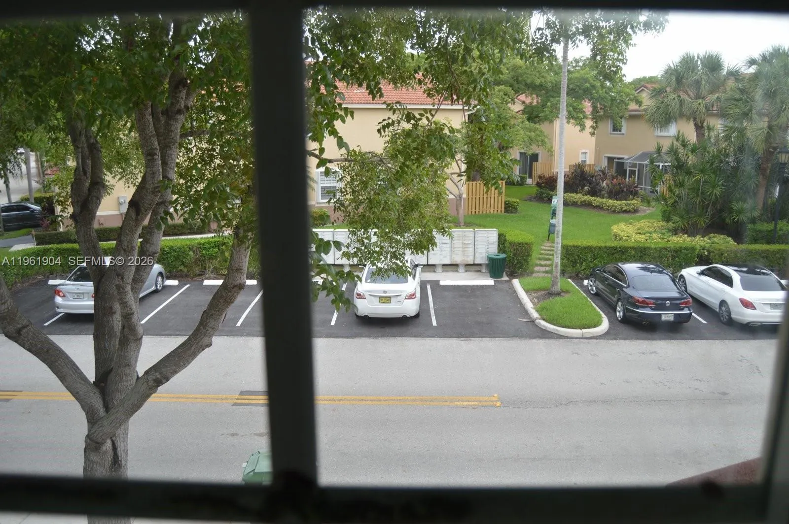 3844 San Simeon Cir, Weston, Florida 33331, Weston, Florida 33331, 4 Bedrooms Bedrooms, ,2 BathroomsBathrooms,Residential,For Sale,3844 San Simeon Cir, Weston, Florida 33331,A11961904