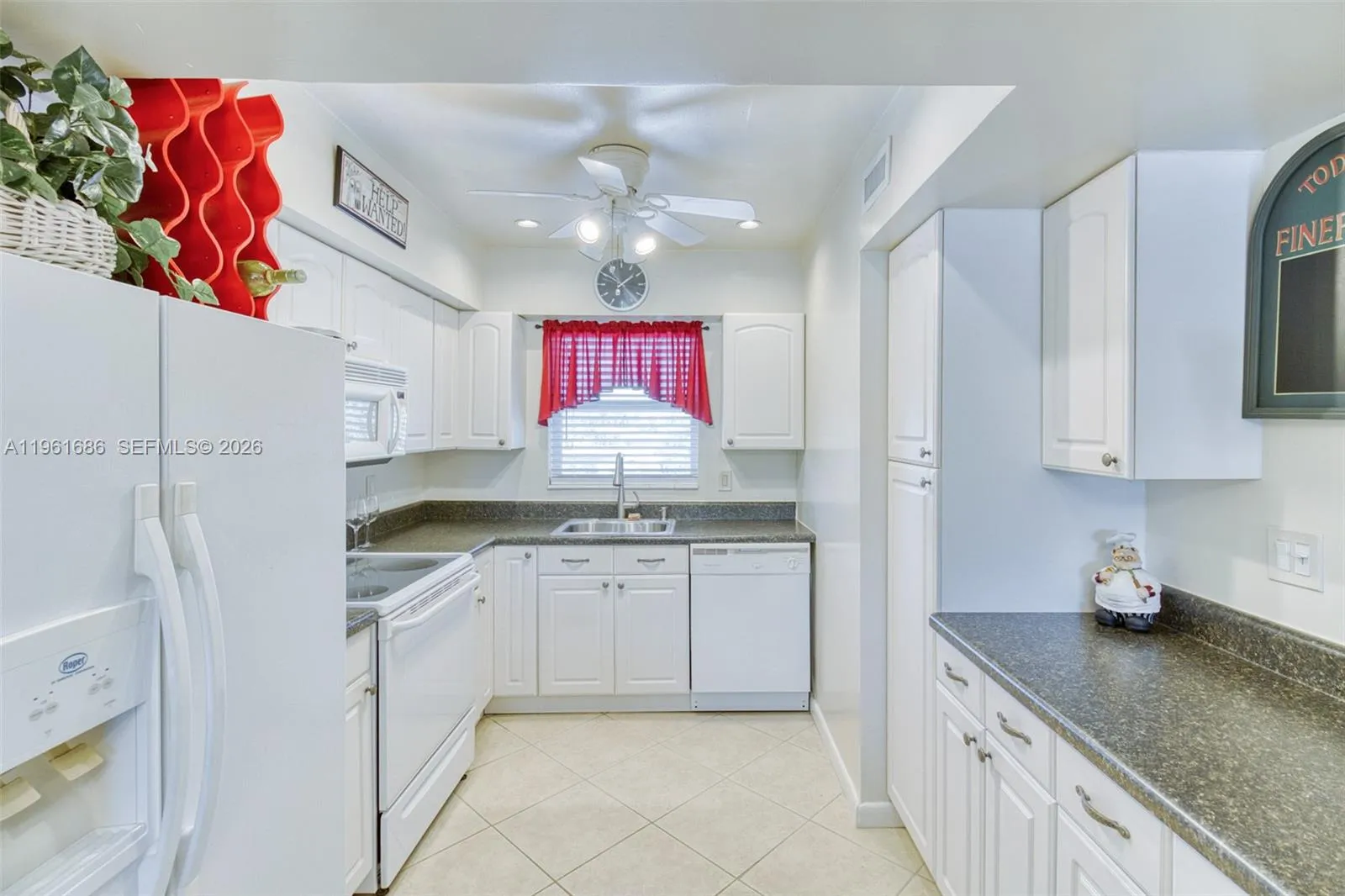 1400 Ne 57th Ct 301, Fort Lauderdale, Florida 3333, Fort Lauderdale, Florida 33334, 2 Bedrooms Bedrooms, ,1 BathroomBathrooms,Residential,For Sale,1400 Ne 57th Ct 301, Fort Lauderdale, Florida 3333,A11961686