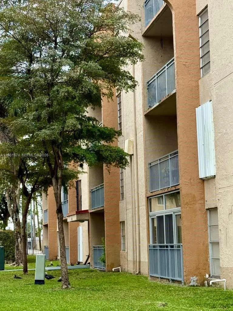 4855 Nw 7th St 409-6, Miami, Florida 33126, Miami, Florida 33126, 2 Bedrooms Bedrooms, ,2 BathroomsBathrooms,Residential Lease,For Rent,4855 Nw 7th St 409-6, Miami, Florida 33126,A11961974