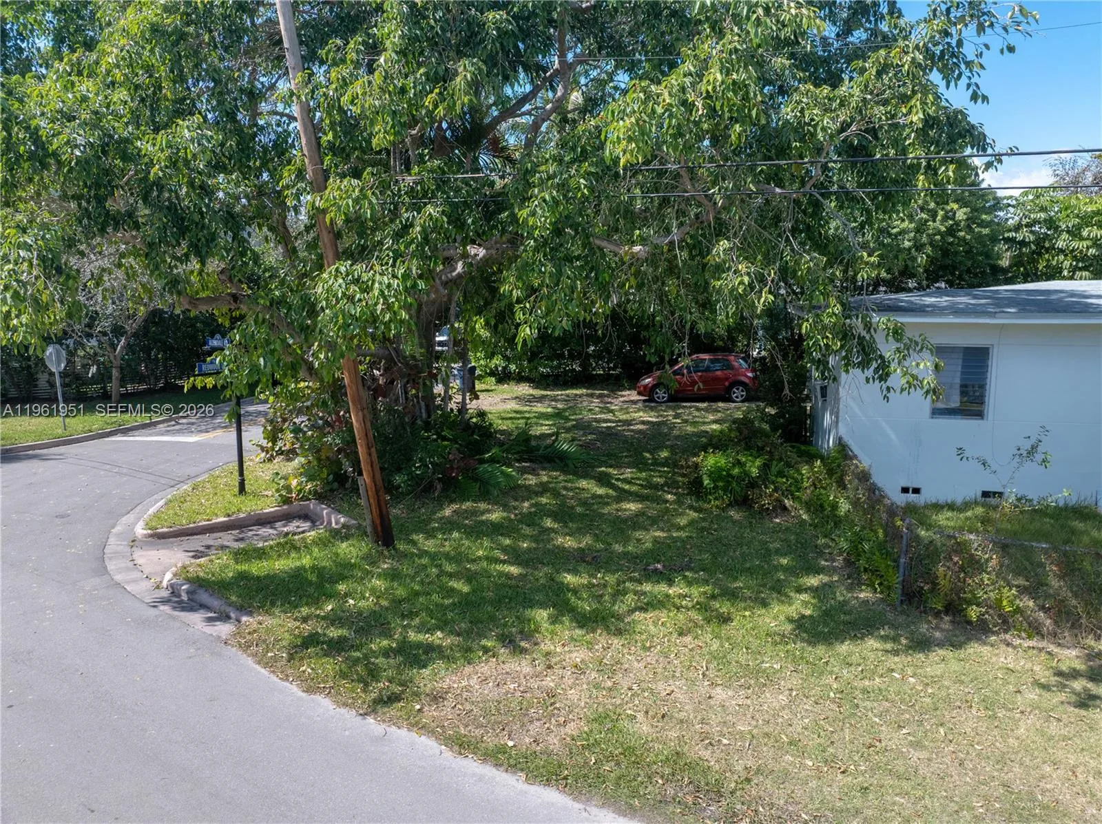 301 Redwood Ln, Key Biscayne, Florida 33149, Key Biscayne, Florida 33149, 3 Bedrooms Bedrooms, ,2 BathroomsBathrooms,Residential,For Sale,301 Redwood Ln, Key Biscayne, Florida 33149,A11961951