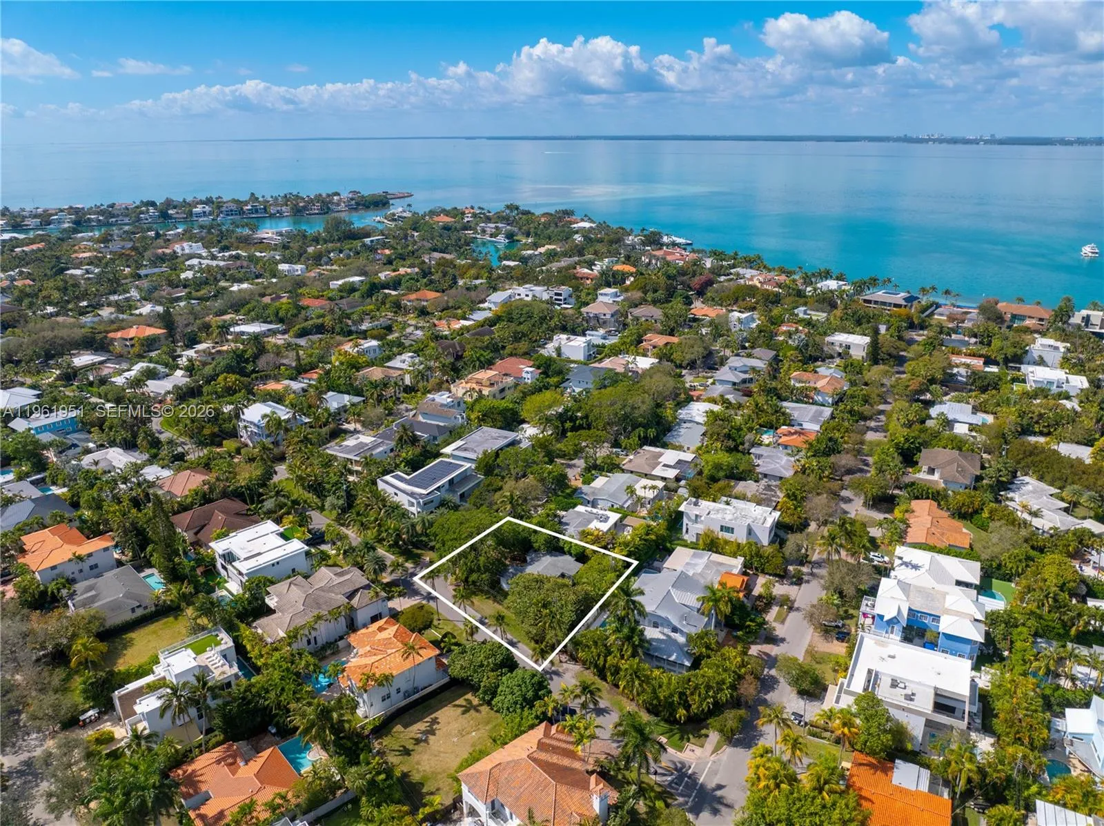 301 Redwood Ln, Key Biscayne, Florida 33149, Key Biscayne, Florida 33149, 3 Bedrooms Bedrooms, ,2 BathroomsBathrooms,Residential,For Sale,301 Redwood Ln, Key Biscayne, Florida 33149,A11961951