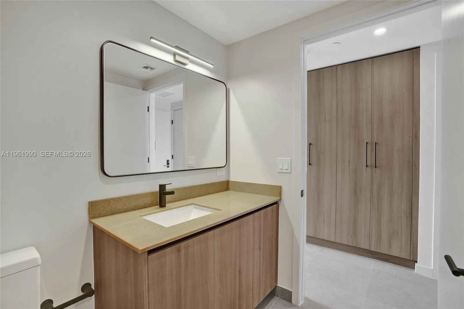 121 Ne 5th Street 401b, Miami, Florida 33132, Miami, Florida 33132, ,1 BathroomBathrooms,Residential,For Sale,121 Ne 5th Street 401b, Miami, Florida 33132,A11961990