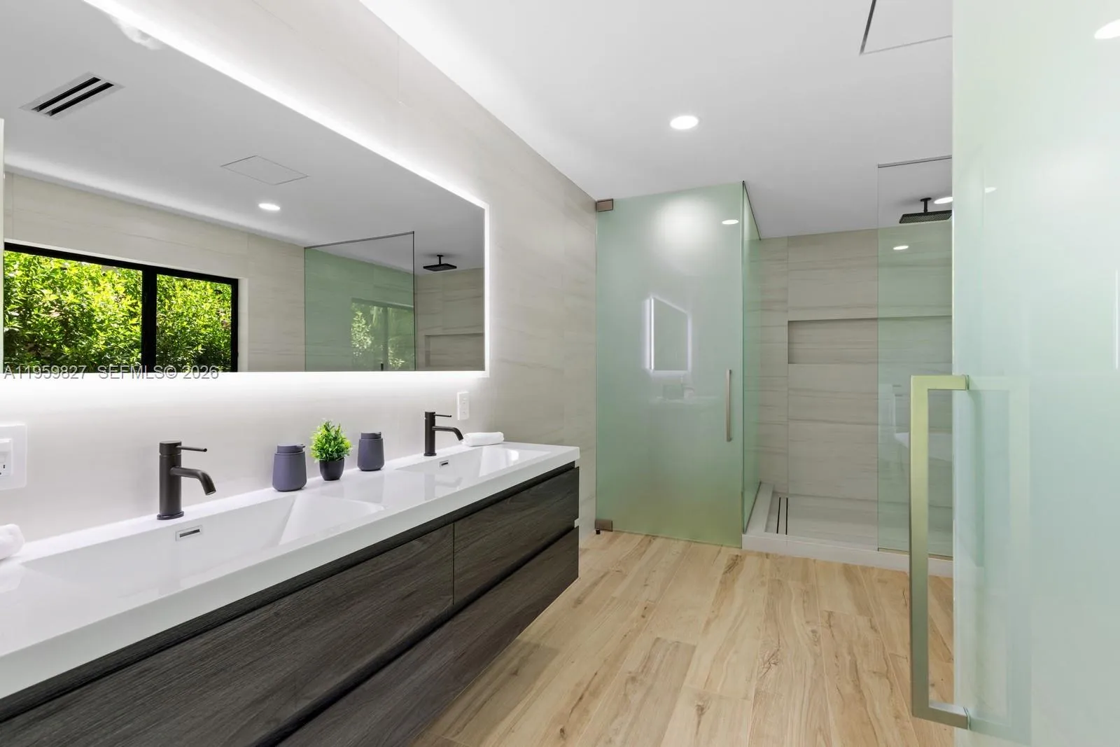 85 W Shore Dr W, Miami, Florida 33133, Miami, Florida 33133, 5 Bedrooms Bedrooms, ,5 BathroomsBathrooms,Residential,For Sale,85 W Shore Dr W, Miami, Florida 33133,A11959827