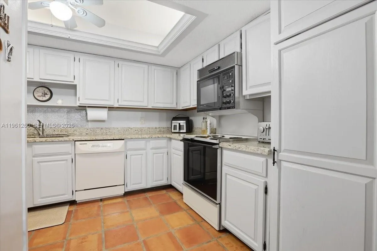 400 Nw 127th Ave 13, Plantation, Florida 33325, Plantation, Florida 33325, 4 Bedrooms Bedrooms, ,3 BathroomsBathrooms,Residential,For Sale,400 Nw 127th Ave 13, Plantation, Florida 33325,A11961260