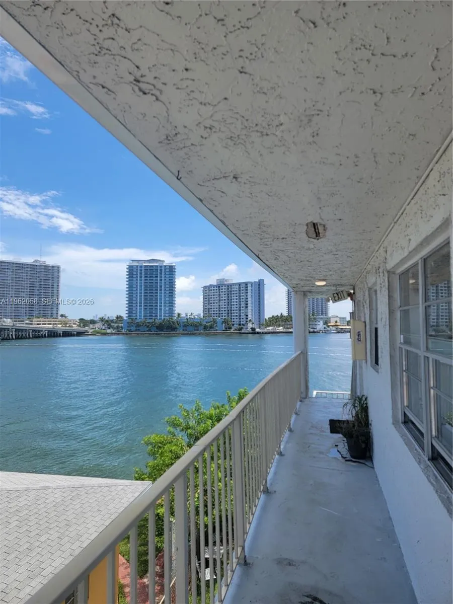 2150 Bay Dr 11, Miami Beach, Florida 33141, Miami Beach, Florida 33141, 1 Bedroom Bedrooms, ,1 BathroomBathrooms,Residential Lease,For Rent,2150 Bay Dr 11, Miami Beach, Florida 33141,A11962058
