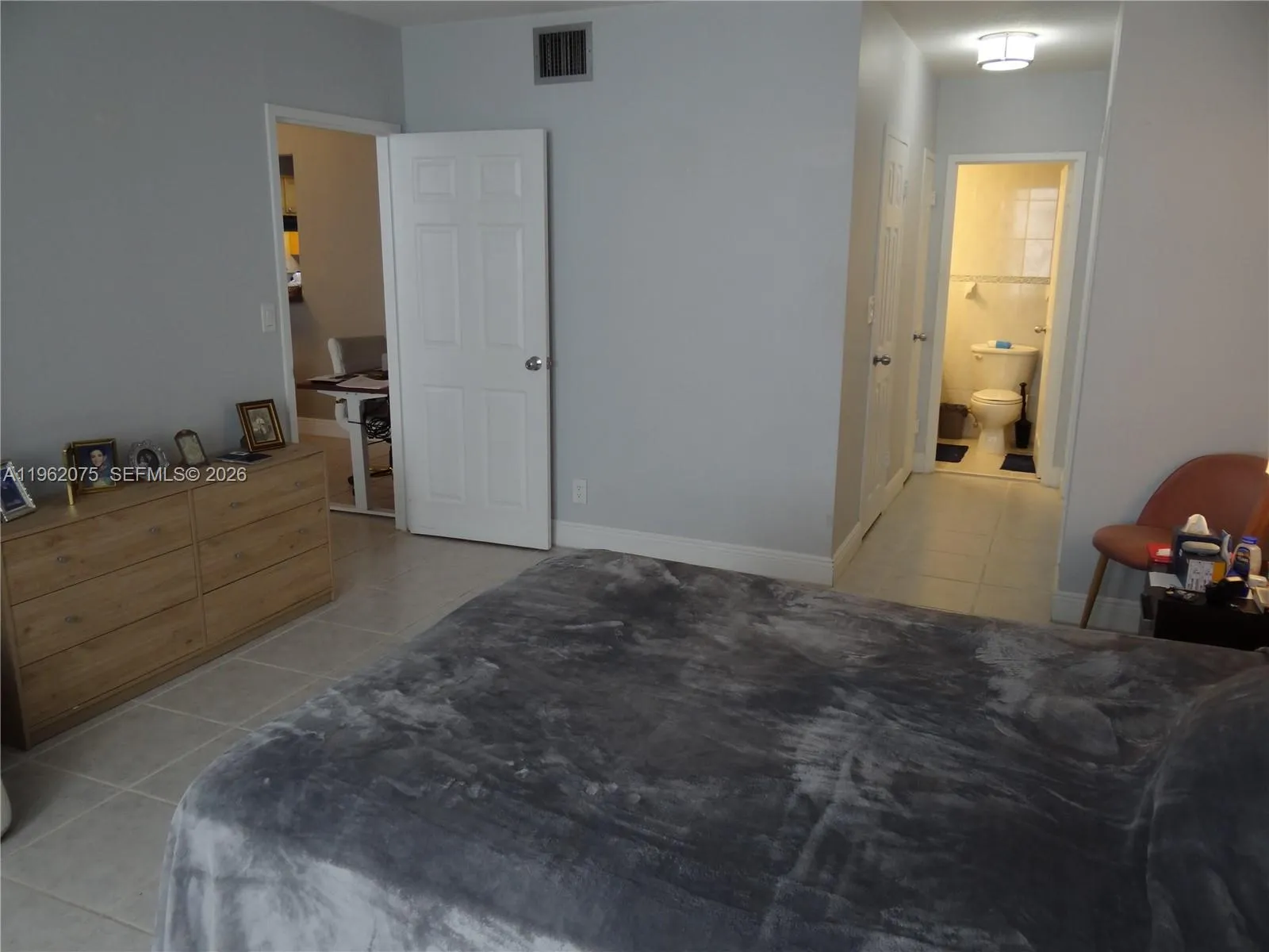 3725 S Ocean Dr 607, Hollywood, Florida 33019, Hollywood, Florida 33019, 1 Bedroom Bedrooms, ,1 BathroomBathrooms,Residential,For Sale,3725 S Ocean Dr 607, Hollywood, Florida 33019,A11962075
