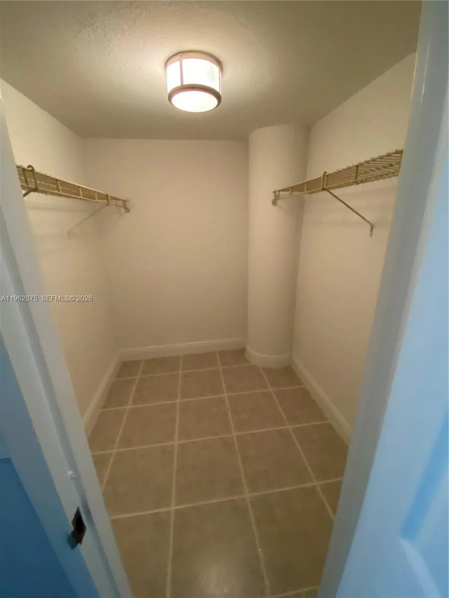 3725 S Ocean Dr 607, Hollywood, Florida 33019, Hollywood, Florida 33019, 1 Bedroom Bedrooms, ,1 BathroomBathrooms,Residential,For Sale,3725 S Ocean Dr 607, Hollywood, Florida 33019,A11962075