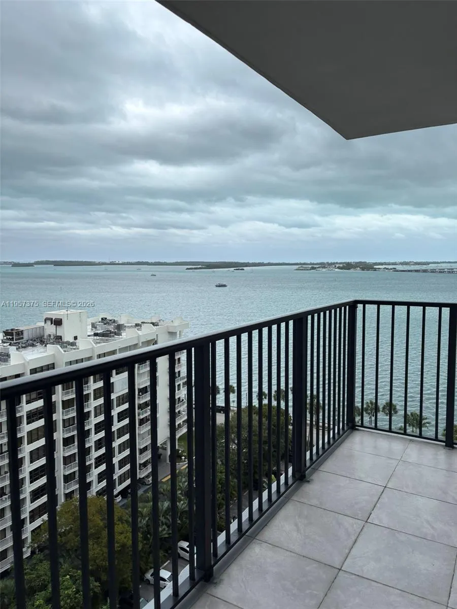 Miami, Florida 33131, 1 Bedroom Bedrooms, ,2 BathroomsBathrooms,Residential,For Sale,A11957375