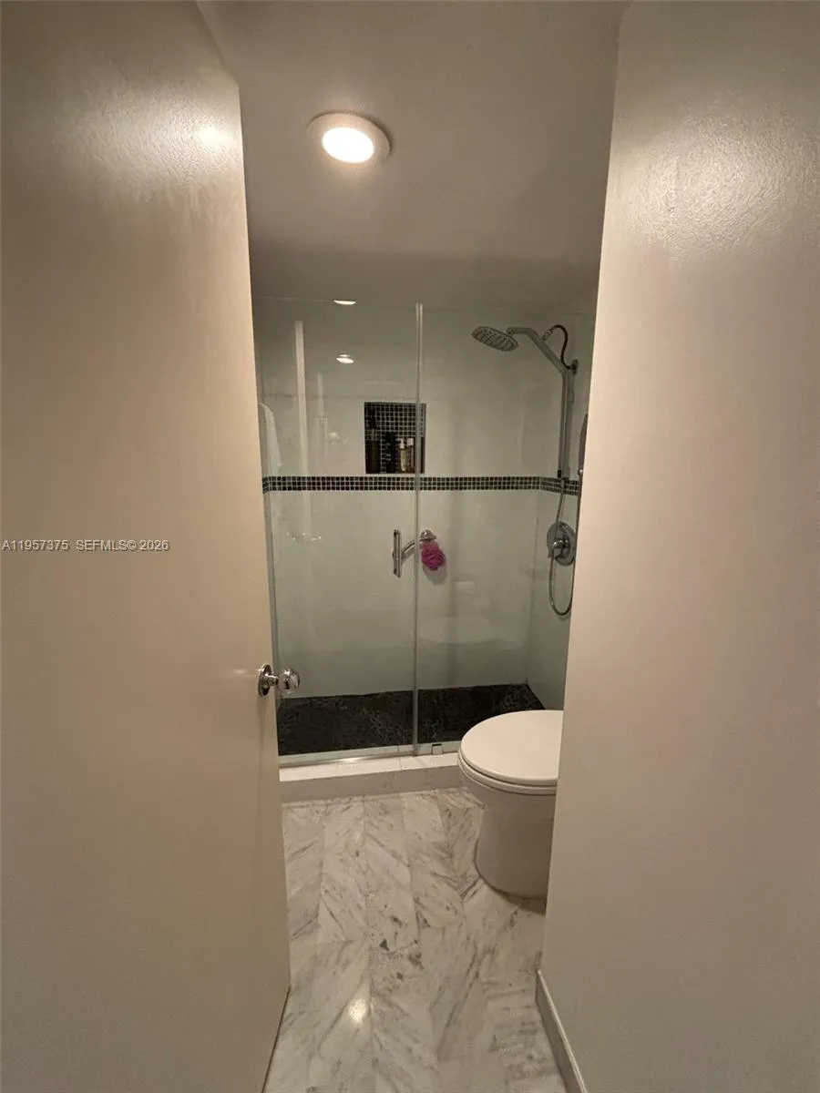 Miami, Florida 33131, 1 Bedroom Bedrooms, ,2 BathroomsBathrooms,Residential,For Sale,A11957375