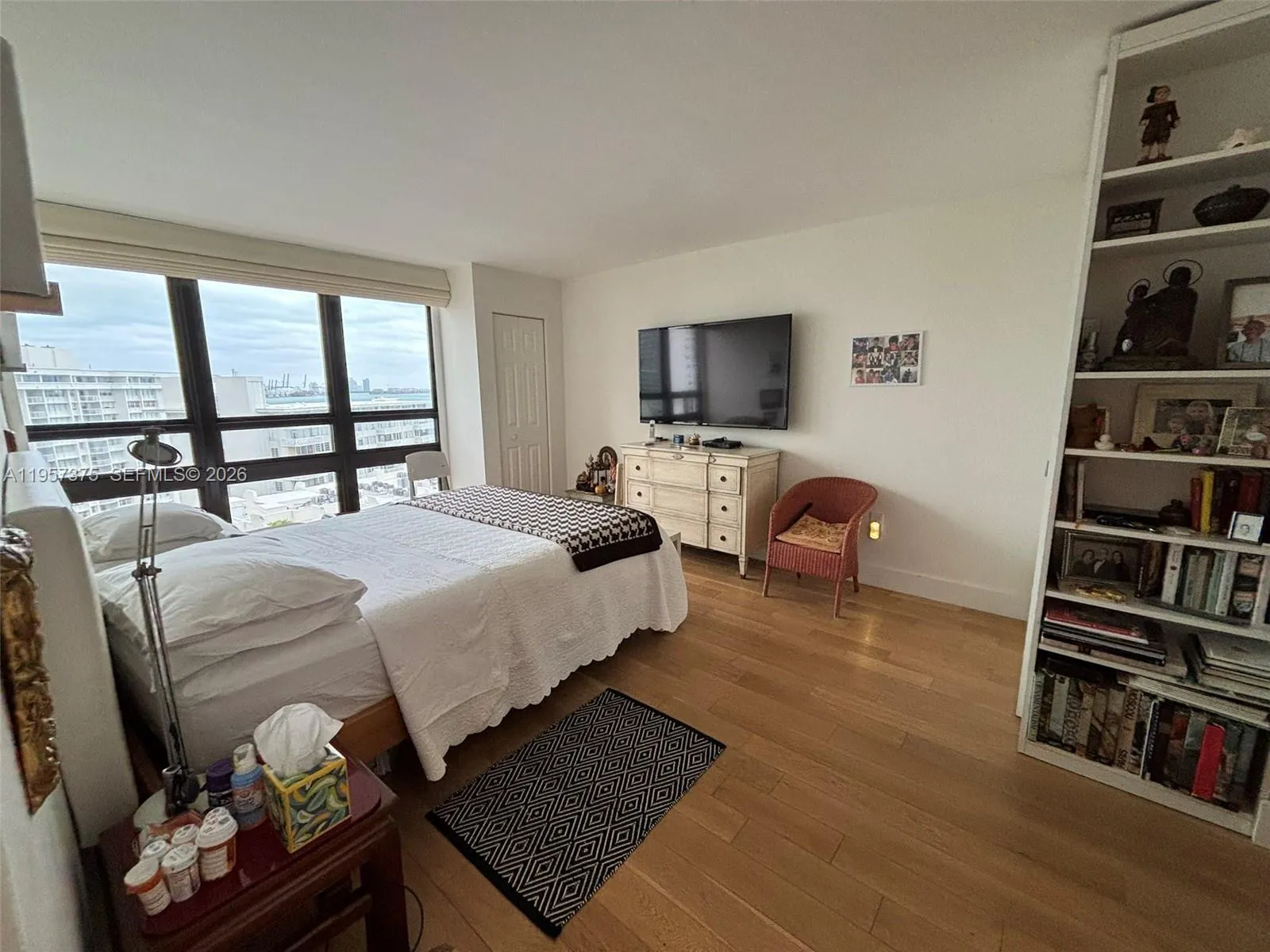 Miami, Florida 33131, 1 Bedroom Bedrooms, ,2 BathroomsBathrooms,Residential,For Sale,A11957375