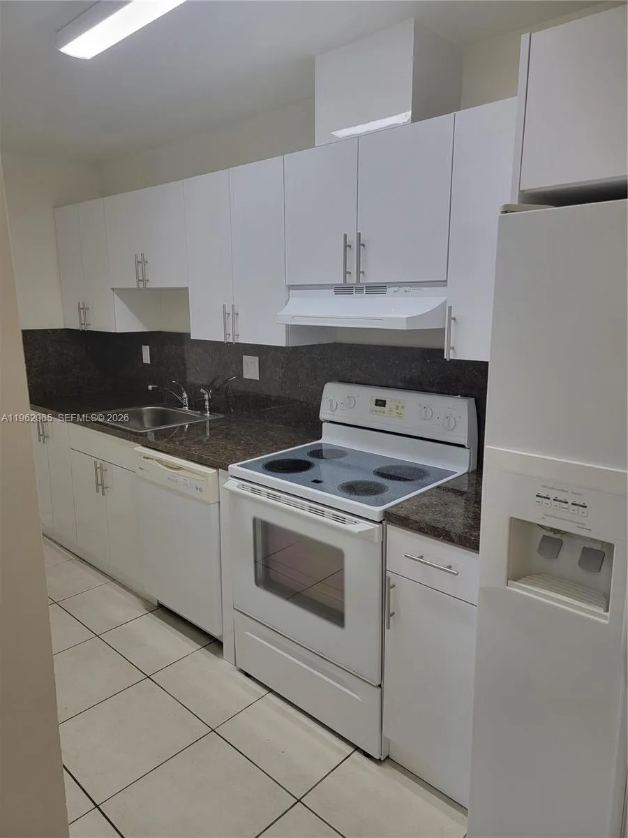 4174 Nw 79th Ave 2b, Doral, Florida 33166, Doral, Florida 33166, 2 Bedrooms Bedrooms, ,2 BathroomsBathrooms,Residential Lease,For Rent,4174 Nw 79th Ave 2b, Doral, Florida 33166,A11962065