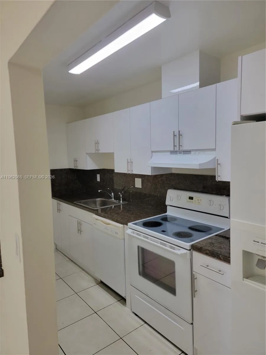 4174 Nw 79th Ave 2b, Doral, Florida 33166, Doral, Florida 33166, 2 Bedrooms Bedrooms, ,2 BathroomsBathrooms,Residential Lease,For Rent,4174 Nw 79th Ave 2b, Doral, Florida 33166,A11962065
