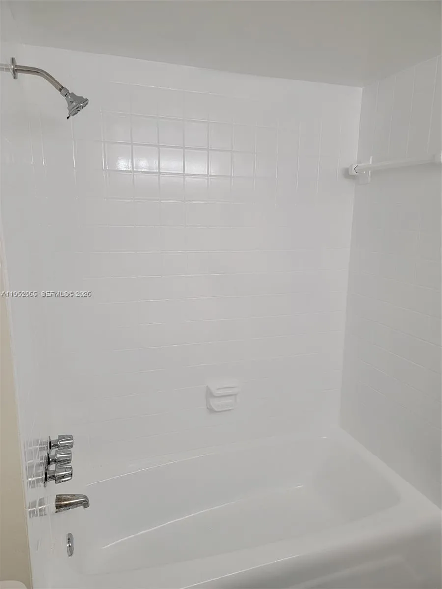 4174 Nw 79th Ave 2b, Doral, Florida 33166, Doral, Florida 33166, 2 Bedrooms Bedrooms, ,2 BathroomsBathrooms,Residential Lease,For Rent,4174 Nw 79th Ave 2b, Doral, Florida 33166,A11962065