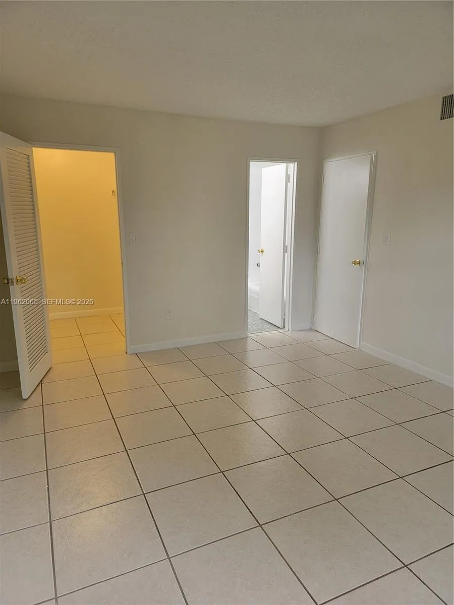 4174 Nw 79th Ave 2b, Doral, Florida 33166, Doral, Florida 33166, 2 Bedrooms Bedrooms, ,2 BathroomsBathrooms,Residential Lease,For Rent,4174 Nw 79th Ave 2b, Doral, Florida 33166,A11962065