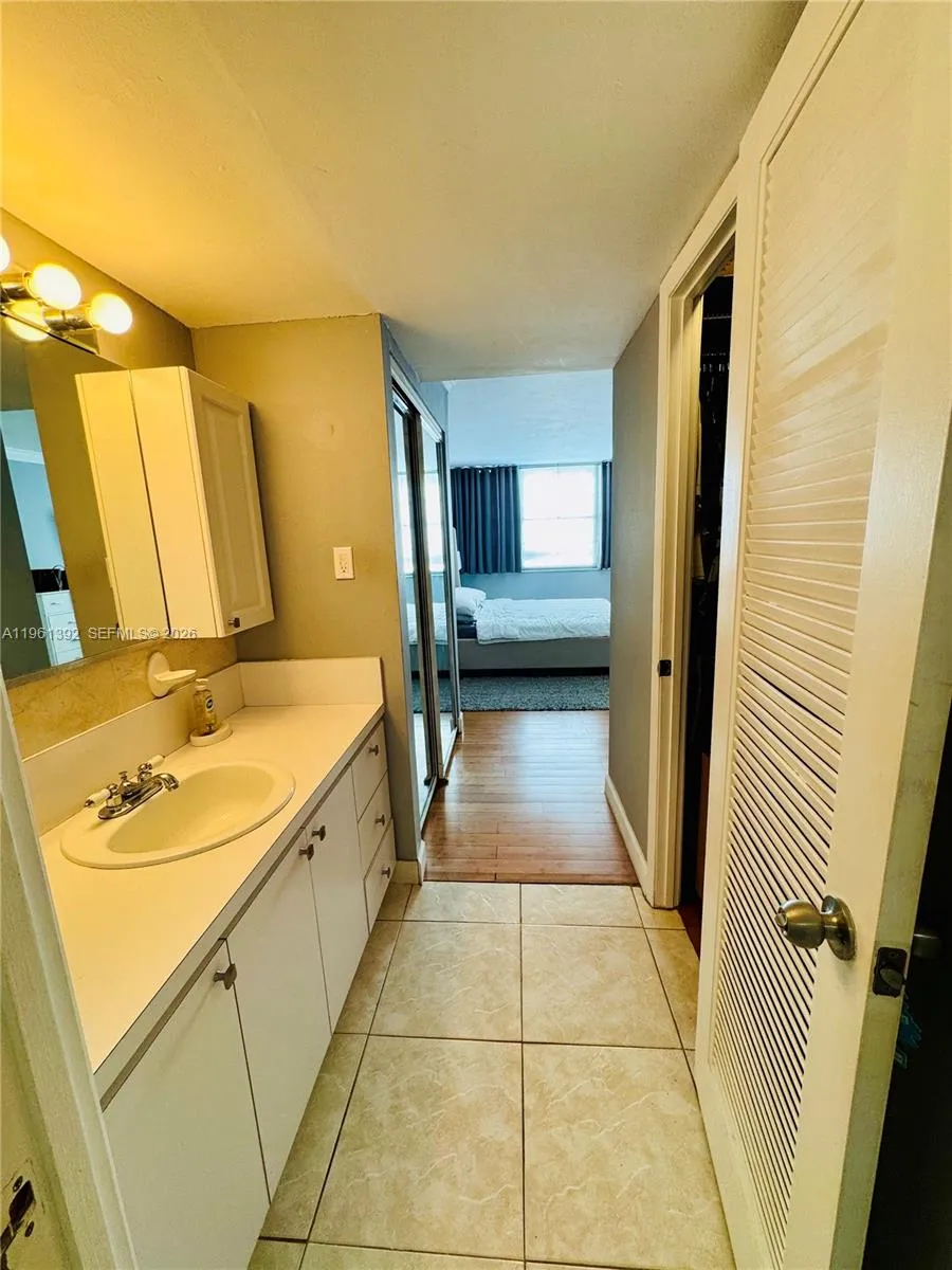 18051 Biscayne Blvd 503, Aventura, Florida 33160, Aventura, Florida 33160, 1 Bedroom Bedrooms, ,1 BathroomBathrooms,Residential,For Sale,18051 Biscayne Blvd 503, Aventura, Florida 33160,A11961392