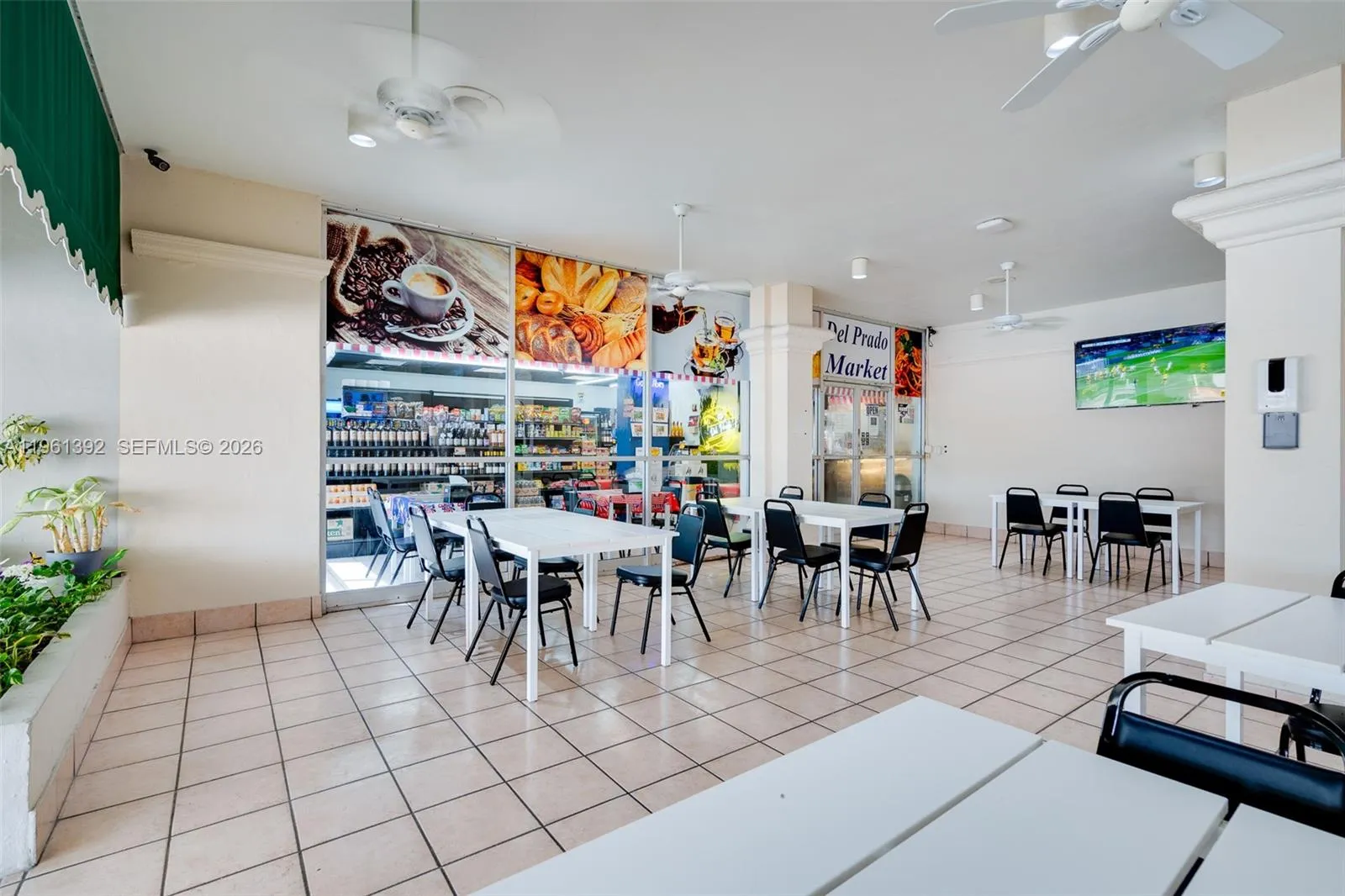 Restaurant & Mini-Mart